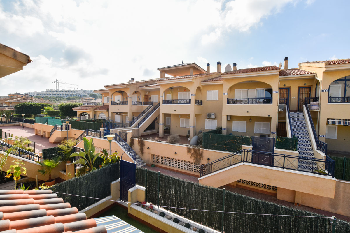 Townhouse for sale in Novamar, Gran Alacant, Spain €210,000 (GA0210)