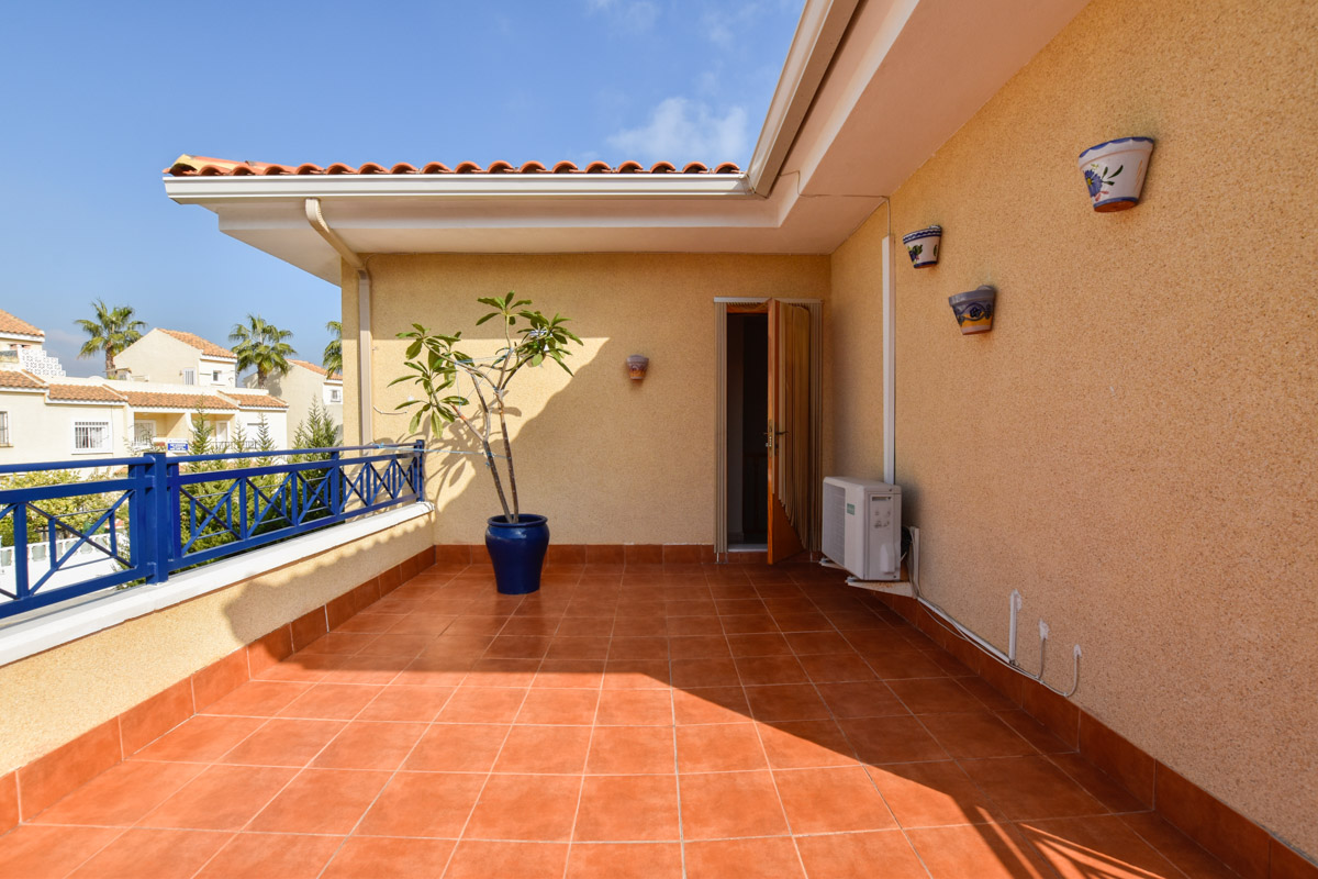 Townhouse for sale in Novamar, Gran Alacant, Spain €210,000 (GA0210)