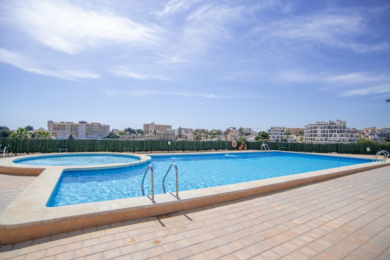 Apartment for sale in La Zenia €1 (JTS001968)
