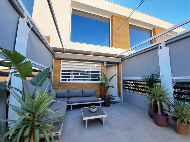 Modern 2 bed Townhouse