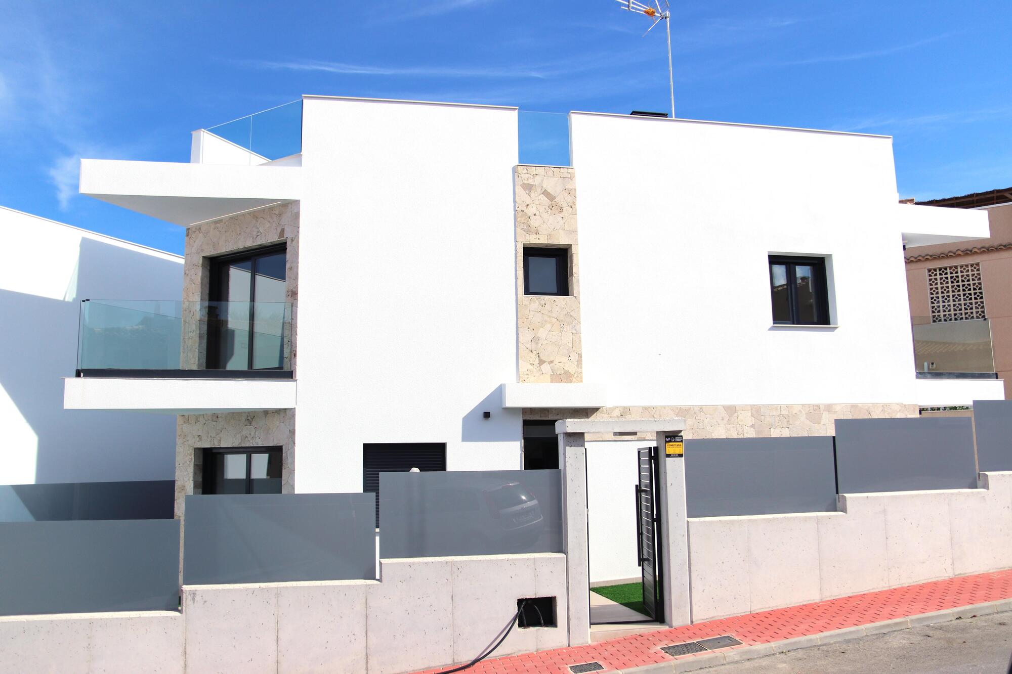 Villa for sale in La Mata €660,000 (658390)