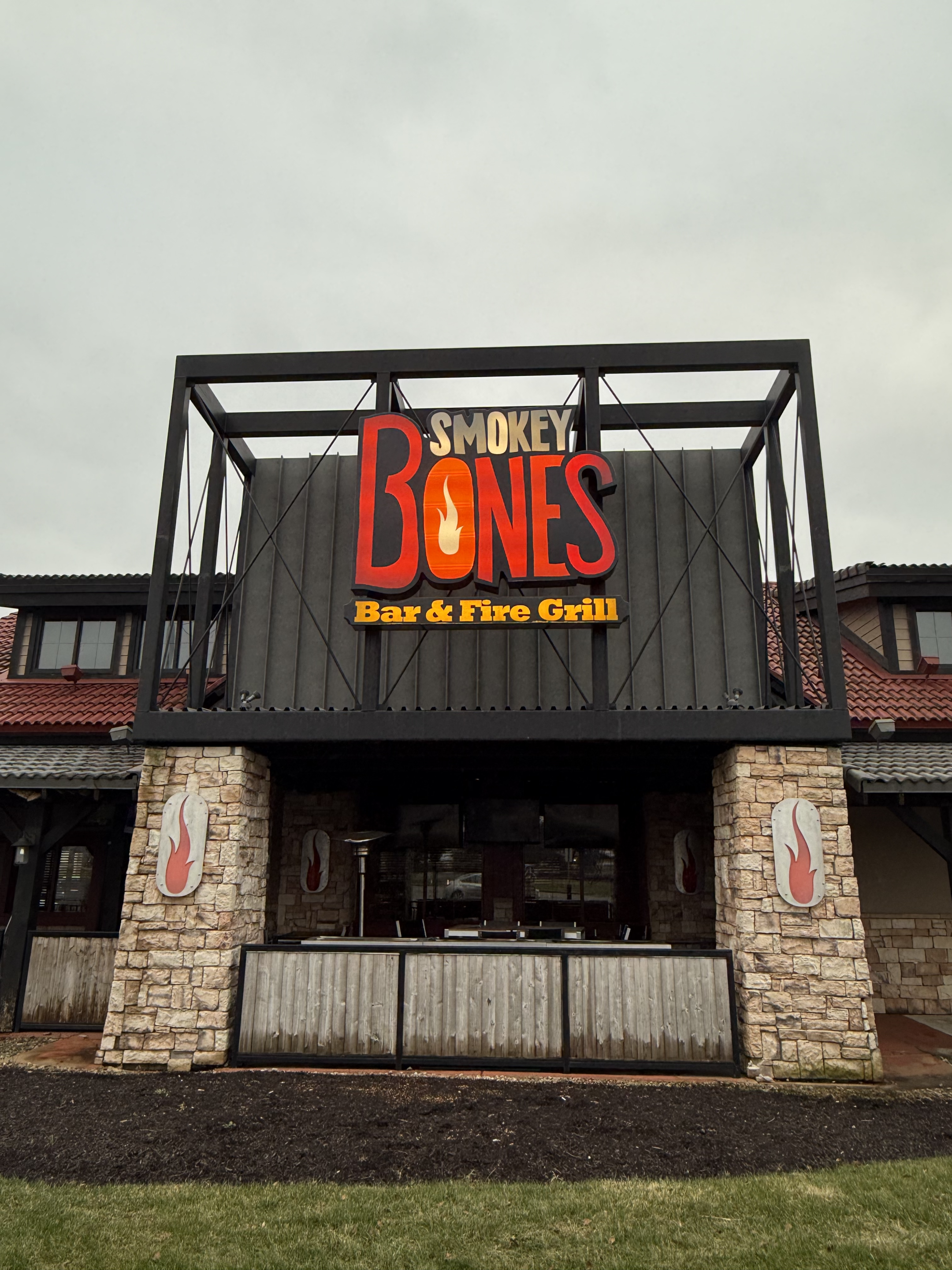 Smokey Bones Bar Fire Grill