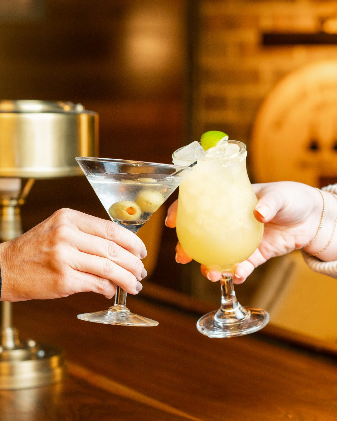 Sale fromMalone's and Harry’s American Bar & Grill: Cheers to Happy Hour!