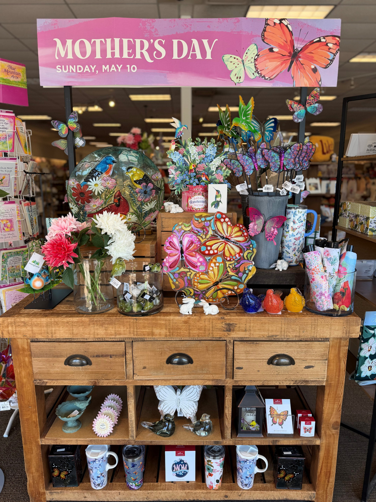 Sale fromHallmark: Mother’s Day Gift Ideas