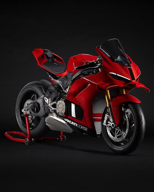 Sale fromDucati: Panigale V4