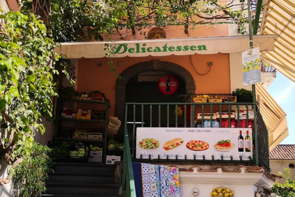 Delicatessen S.N.C.