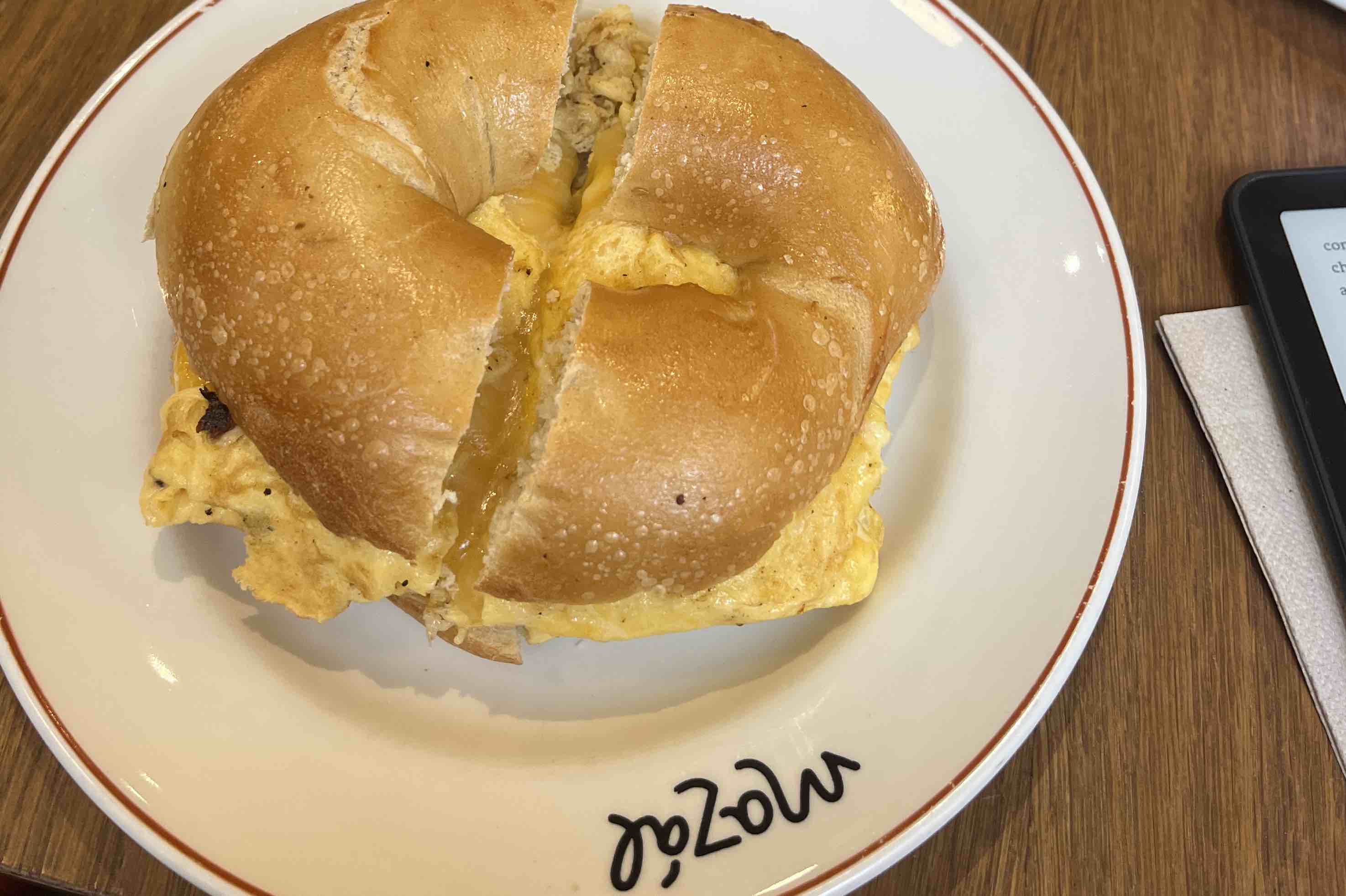 Mazál Bagels & Café