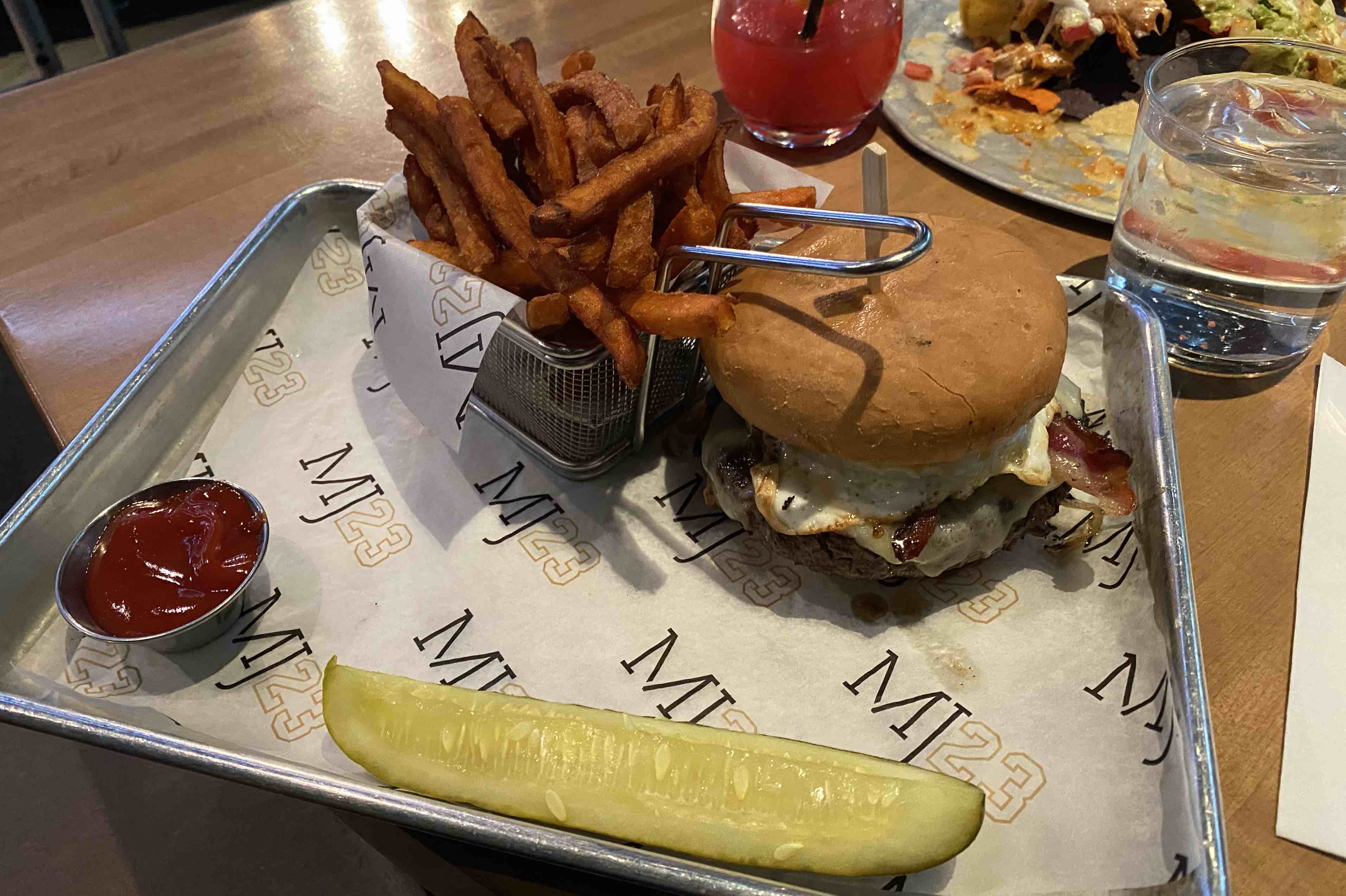 MJ23 Sports Bar & Grill