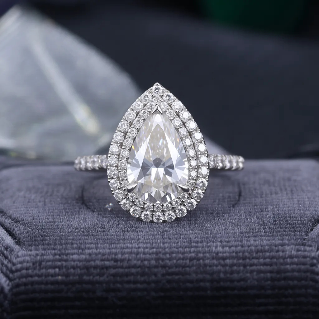 Vintage-Inspired Halo Rings: Romantic Charm