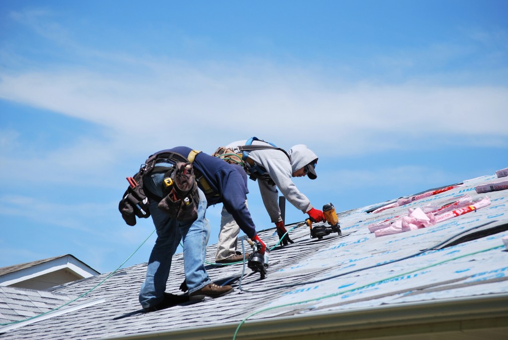 Benefits of Hiring Local Roofing Experts