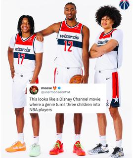 No wonder they are the worst team in the league. They need real players😭