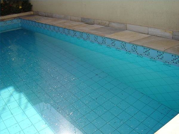 How to Clean Pool Coping