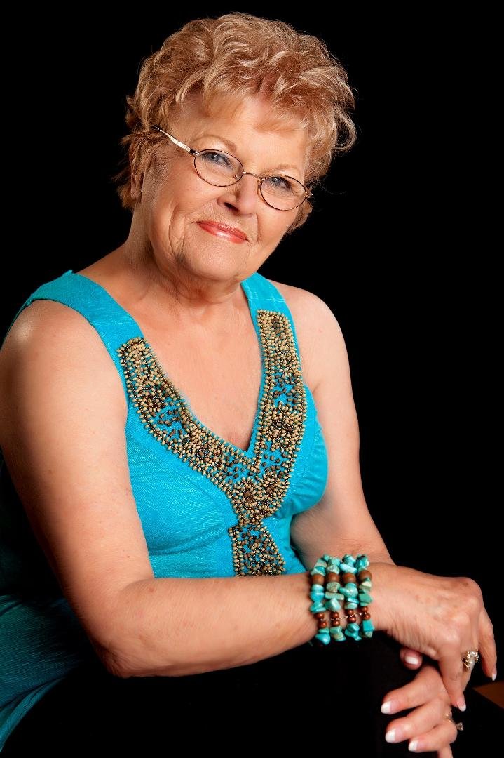 My gorgeous Momma!! (thanks Kat Meezan )