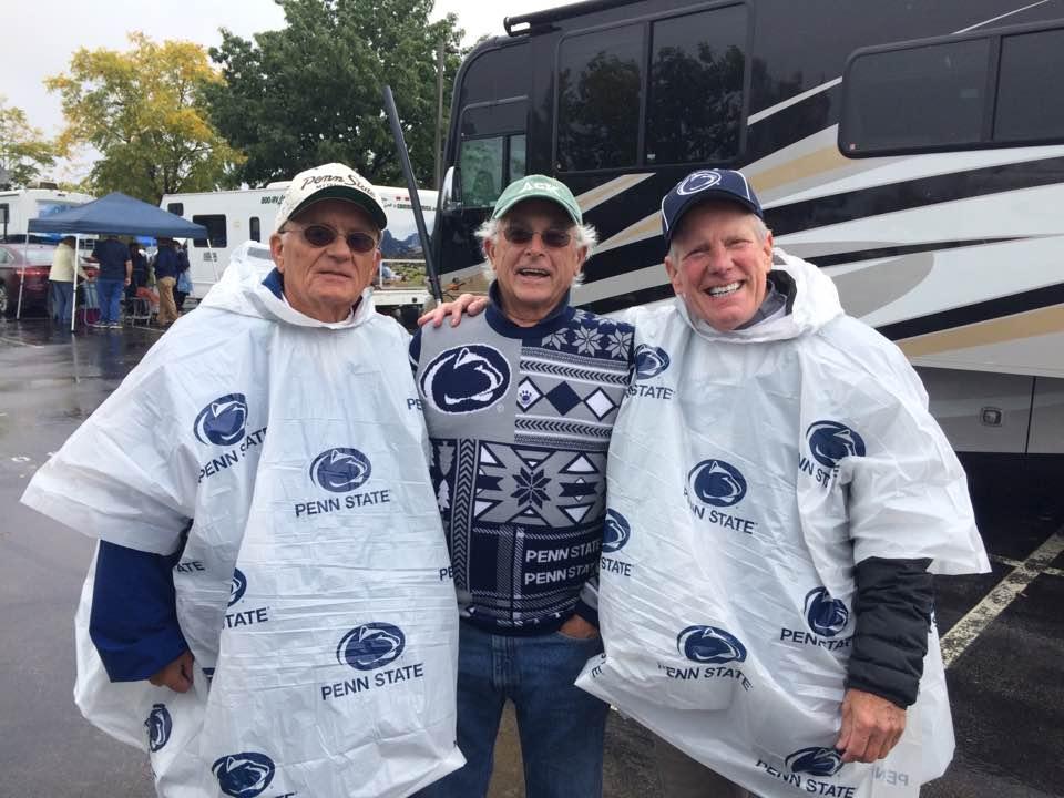 Three Taus from the 1963 pledge class🏈