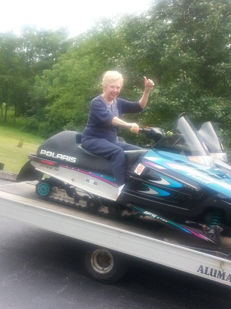 I got my sleds. Mom likes them!