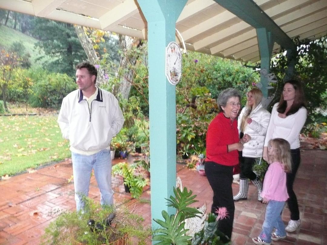 Tim & Katheryn with Madison, Kathryn &
Chris & I were invited to our old home on
Bonsall Drive to pick avocados & lemons.
When we arrived, the Giulianis had fruit
picked & waiting and we spent time
reminiscing ove