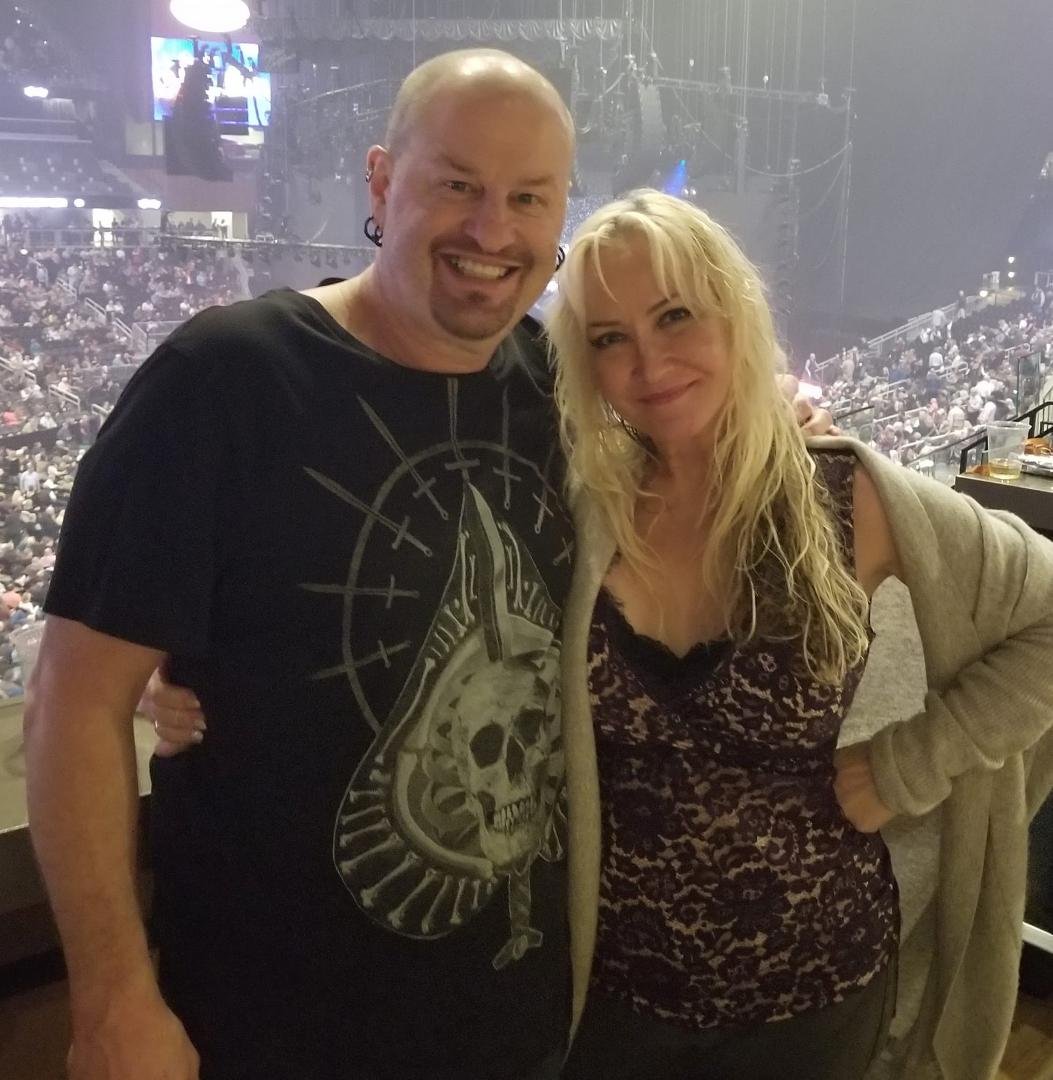 I'm asking people who love their spouse to join the challenge of posting a photo. Just a photo, no description. The goal is to flood Facebook with positive photos of love instead of negativity. Copy the text and post a phot
