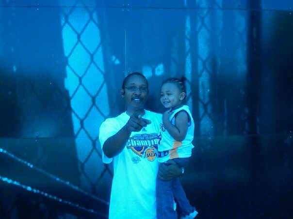 Happy b-day Mimi!
