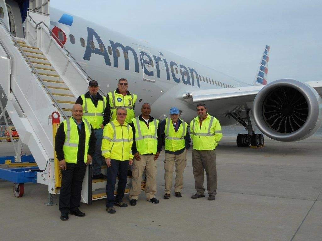 Delivered this one to American yesterday. Foto is the Flight Readiness Technical Inspectors