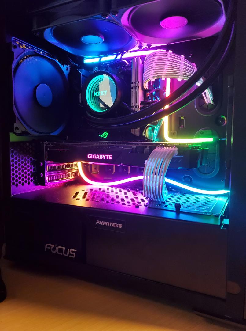 Still no 30xx series GPU's available, but OC is done, stable, and benched in the 90th percentile for it's parts. I'm pretty satisfied with that.

Parts List:
Case - Phankteks Enthoo Evolv MATX TG
PSU - SeaSonic FOCUS PX-750