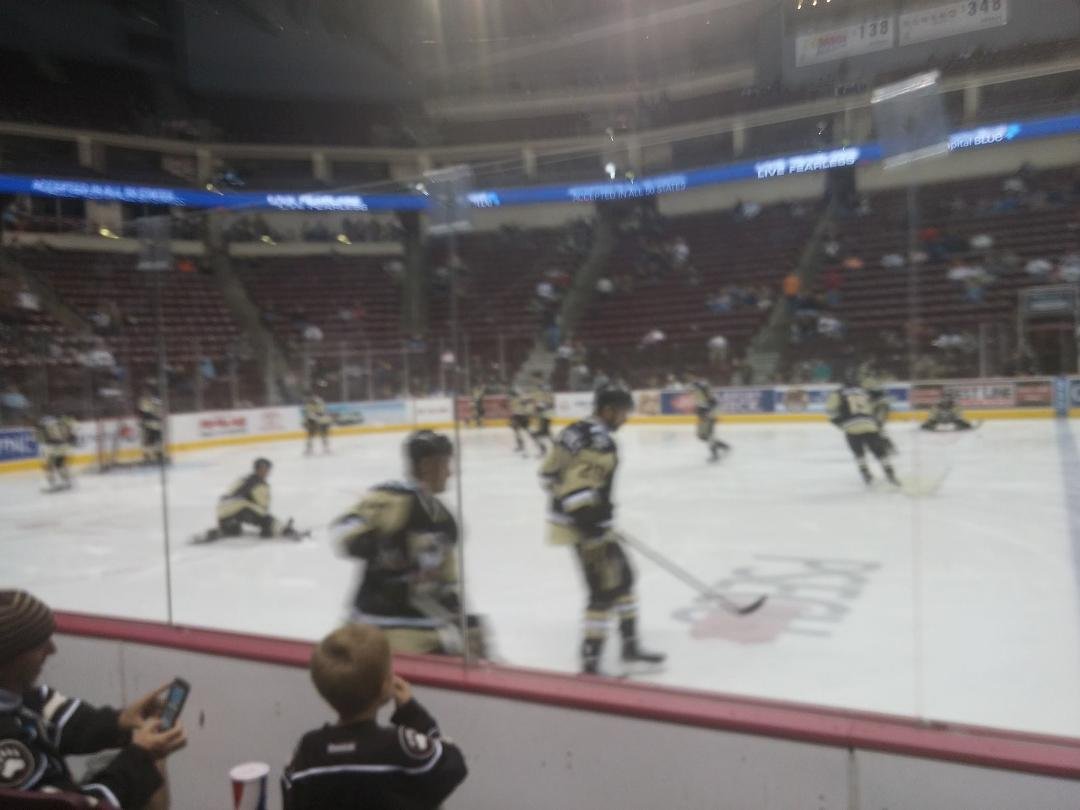 WB/S Penquins warm up - BOO!