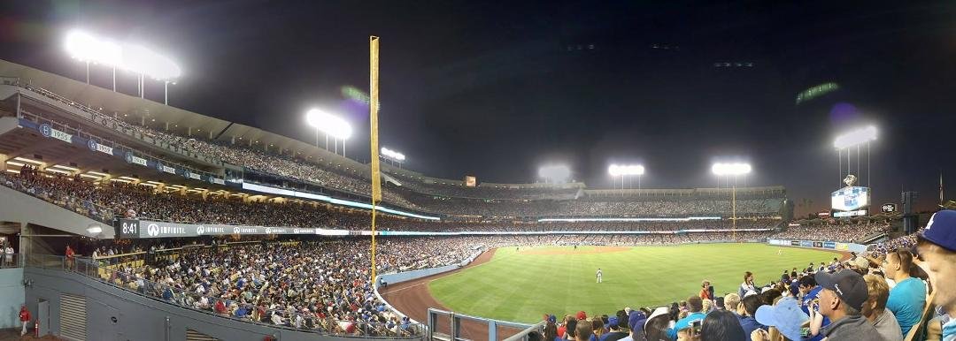 A very pleasant evening. Dodgers loosing to the Cardinals. Go Mariners!