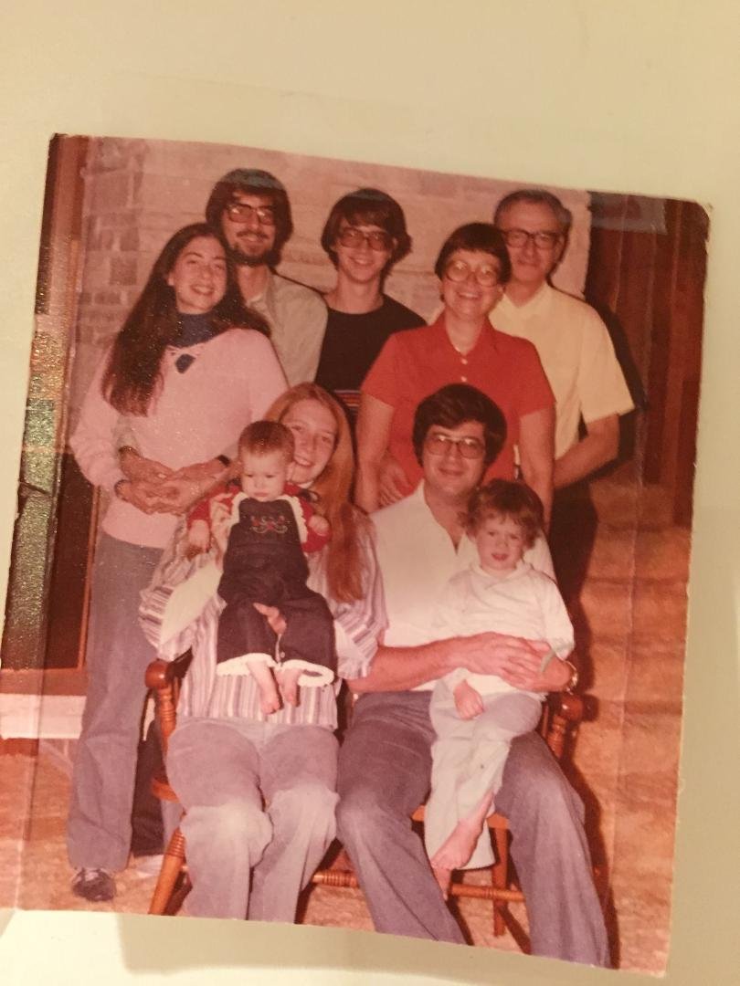 Thy: Sheryl Milstein Gordon, Jeffrey gordon, Scott gordon, skippy and Bert, Nancy Gordon , Steve Gordon, Jenna Budda, Lindsey Rose