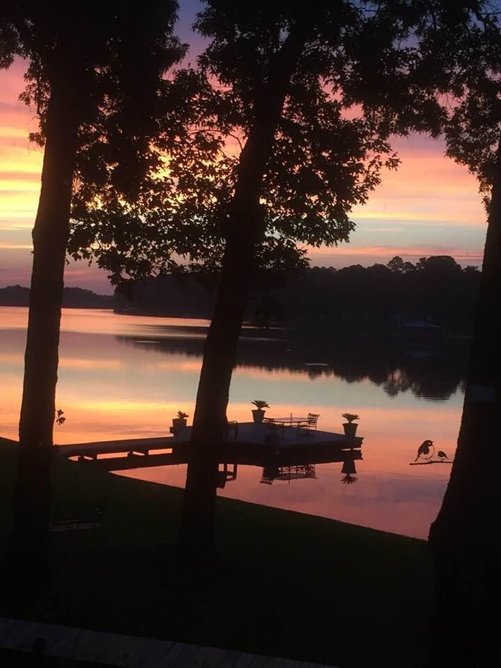 A cup of coffee and this beautiful sunrise, perfect!