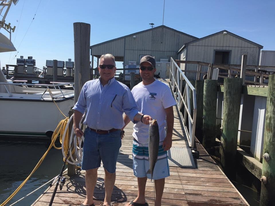 Father's Day w/Andy & Andrew Williams @ Harbor View Marina.....Andy managed to catch Andrew's fish! Nice job Andy!