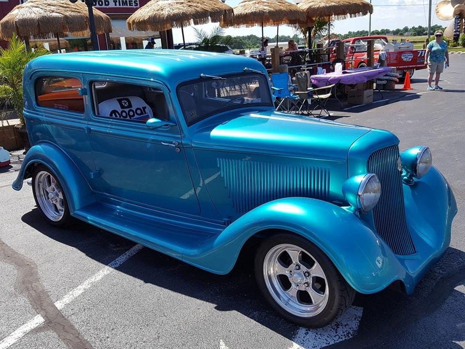 Went to car show at Medings today, and this was my favorite. Coincidentally the color is Hawaiian Teal.