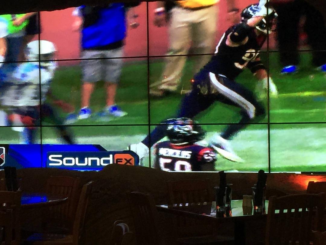 That's the kind of TV I am getting next!! 1000 inches!!!!