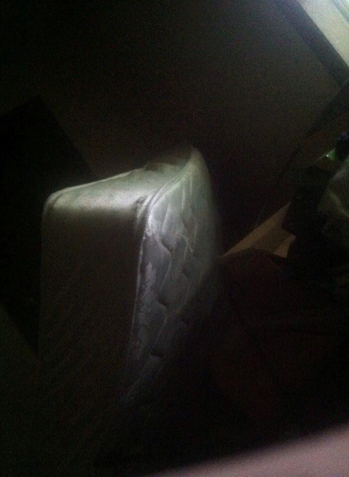i really need to sell this bed i need some money and this bed is a queen size iam ask for 100 or $ 190.00
