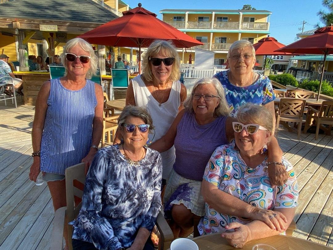 Good time with great friends tonite ...Eileen Cooke White Chris Reho Force Jane Wright Andrea Ferrebee Bayard Joan Wynn Charland