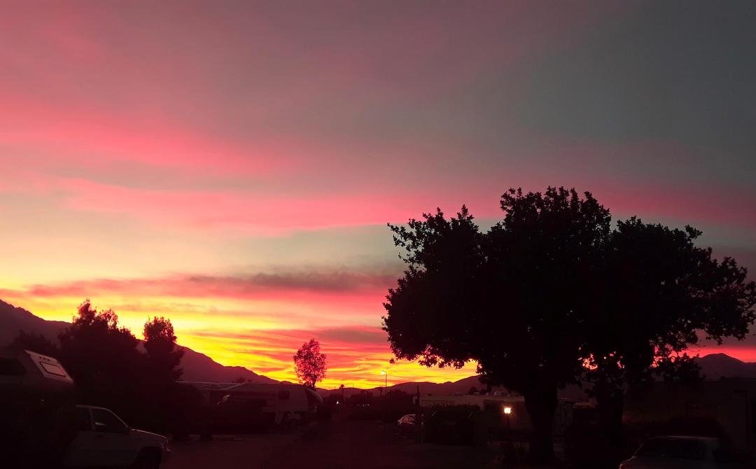 Another beautiful day here in the desert. High was near 90. Clear, light breezes, and high thin clouds.
Like last night, we had a colorful sunset tonight. It will be great if we have another sunset like this tomorrow
