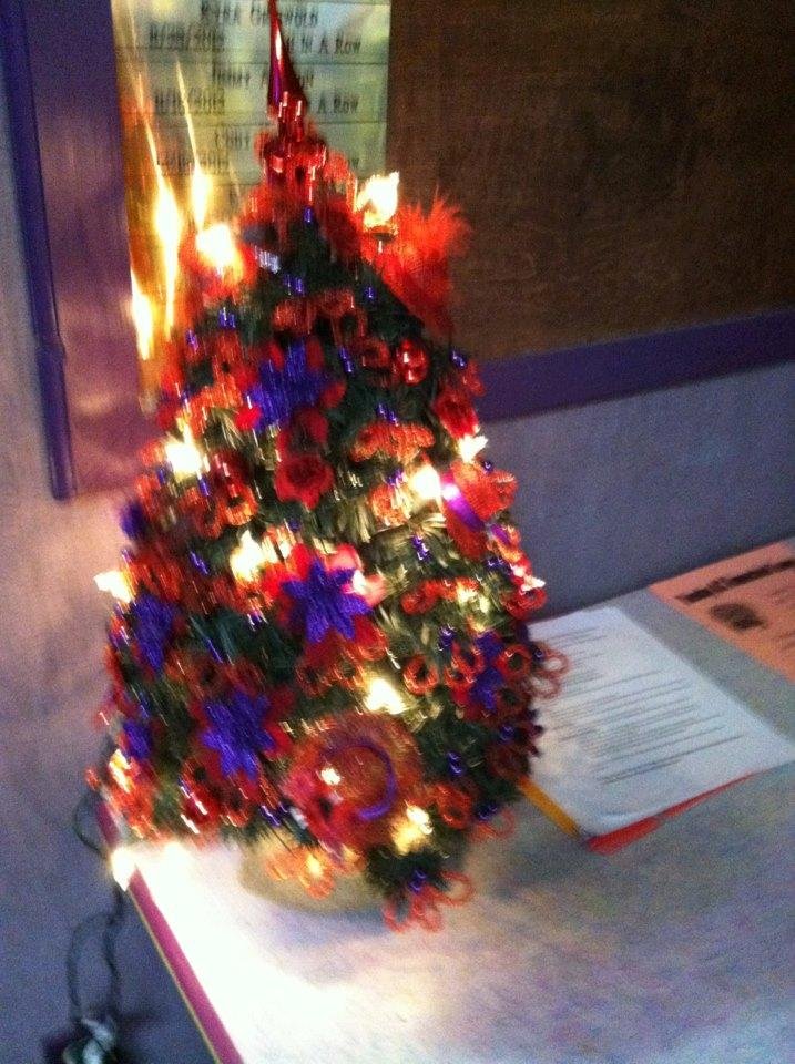 This beautiful red hat xmas tree was given to me by one of the bowlers of Cos Senate league...Vondy Jackson. My heartfelt thanks to you Vondy for your thoughtfulness.