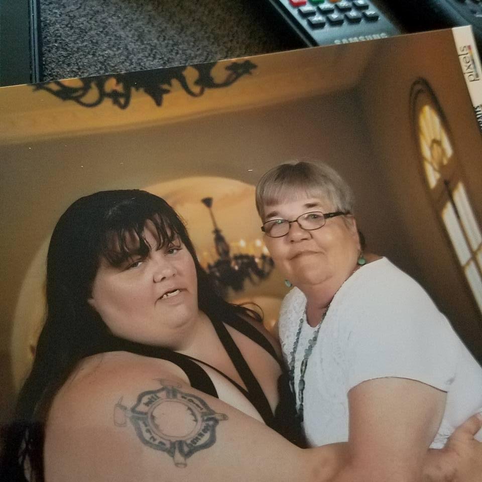 Mother and daughter on th cruise