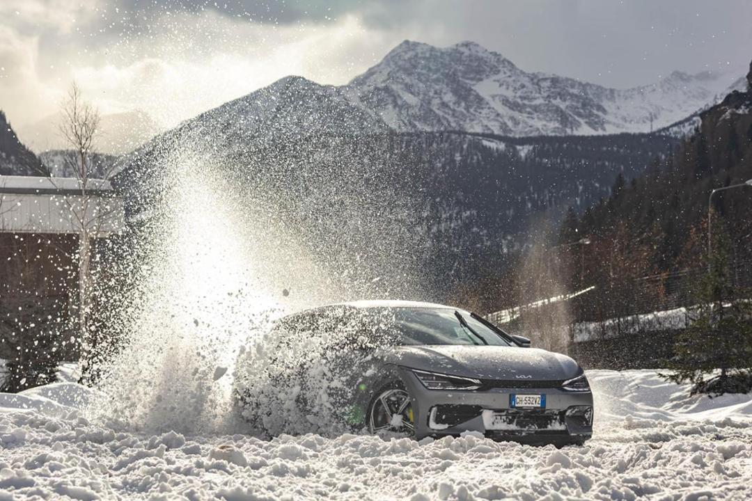 Roads were horrible last night. My EV6 plowed through with no problem. AWD with all weather tires from Michelin got me through! The snow mode is amazing! I think EVs are better at traction control, at least it was the best