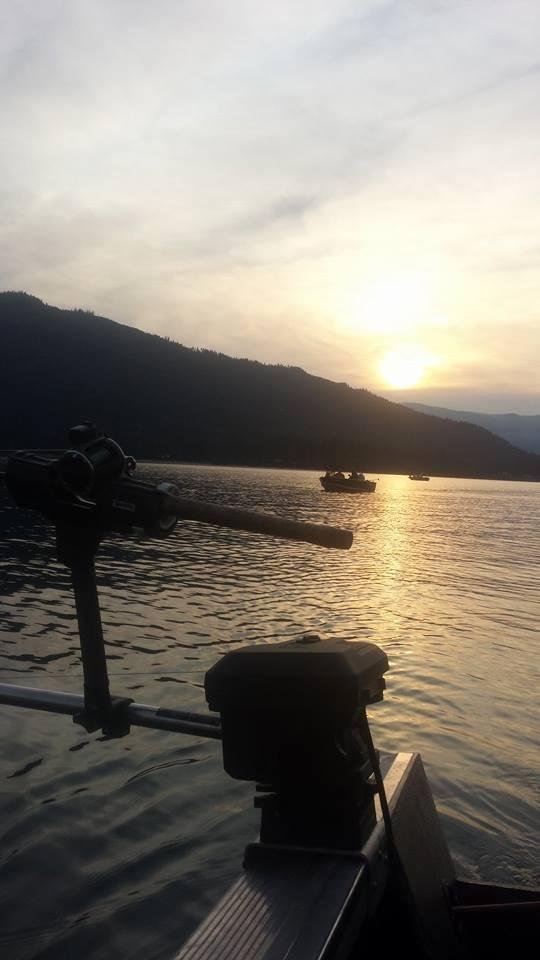 6 am and fishing