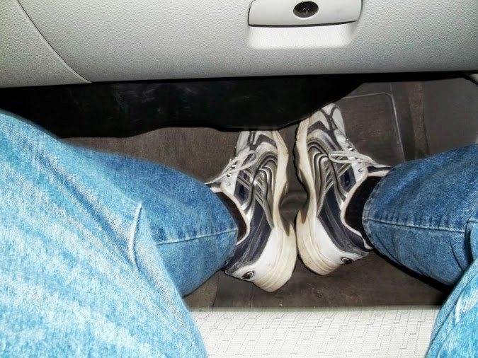 THIS IS PROBABLY THE BEST PICTURE I WILL BE ABLE TO TAKE ON THIS ENTIRE TRIP. I CALL THIS(LAZY MAN'S ANSWER TO ALL WORKING PROBLEMS).
THE ONLY PROBLEM WITH TRAVELING ALONE IS THAT IT IS HARD TO GET PICTURES OF YOURSELF.