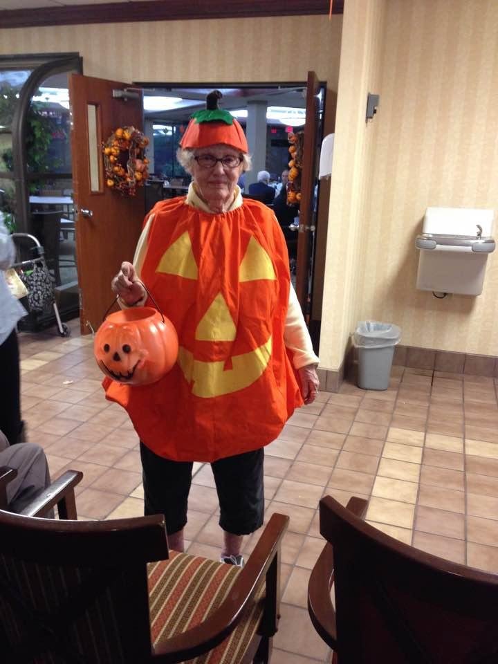 My Mom is all ready for Halloween. She is such a sweet pumpkin🎃🎃🎃🎃