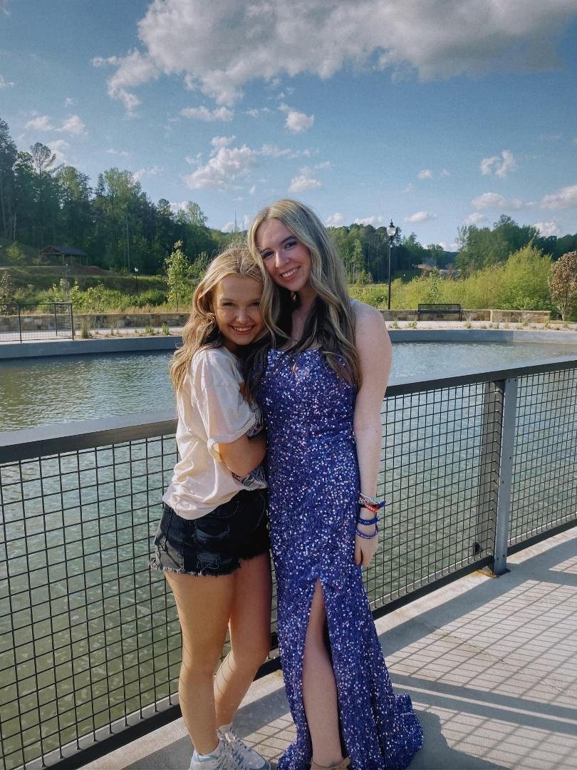 Look at these beautiful girls.
Brooklyn and Riley. ❤️🥰❤️