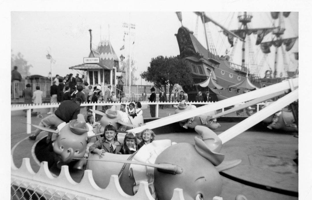 Wish I was at Disneyland in the 1950's again!
