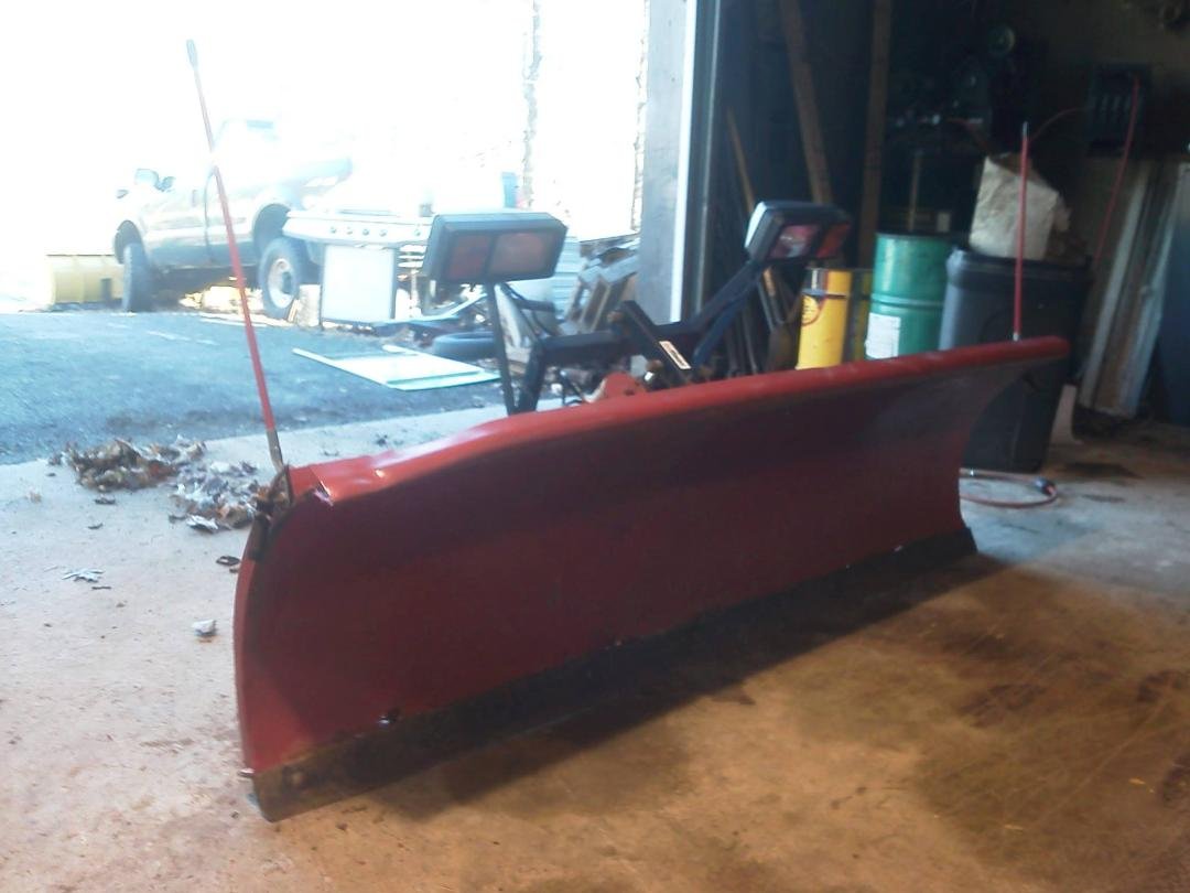 Complete Western 7 1/2' plow for 92-97 blade has some rot. All you need are bolts.. $1800 obo .. Marshalls creek pa