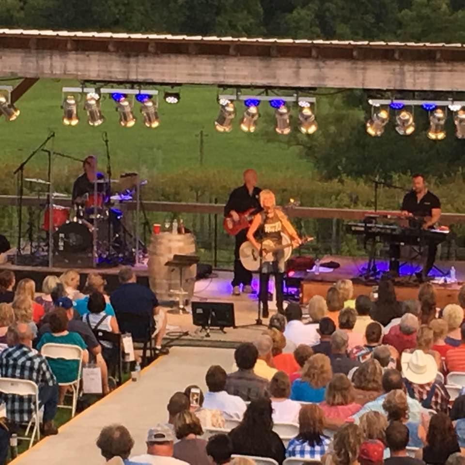 Lorrie Morgan concert