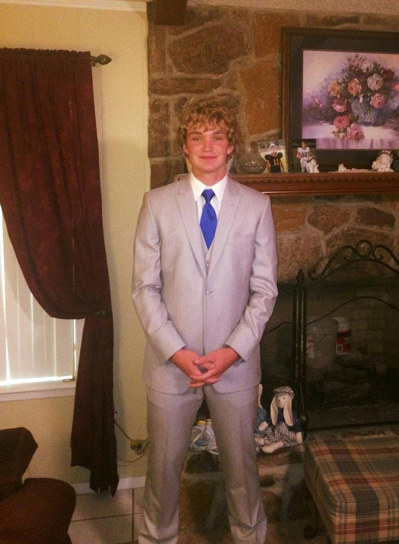 well last night was Prom night our very last one.......