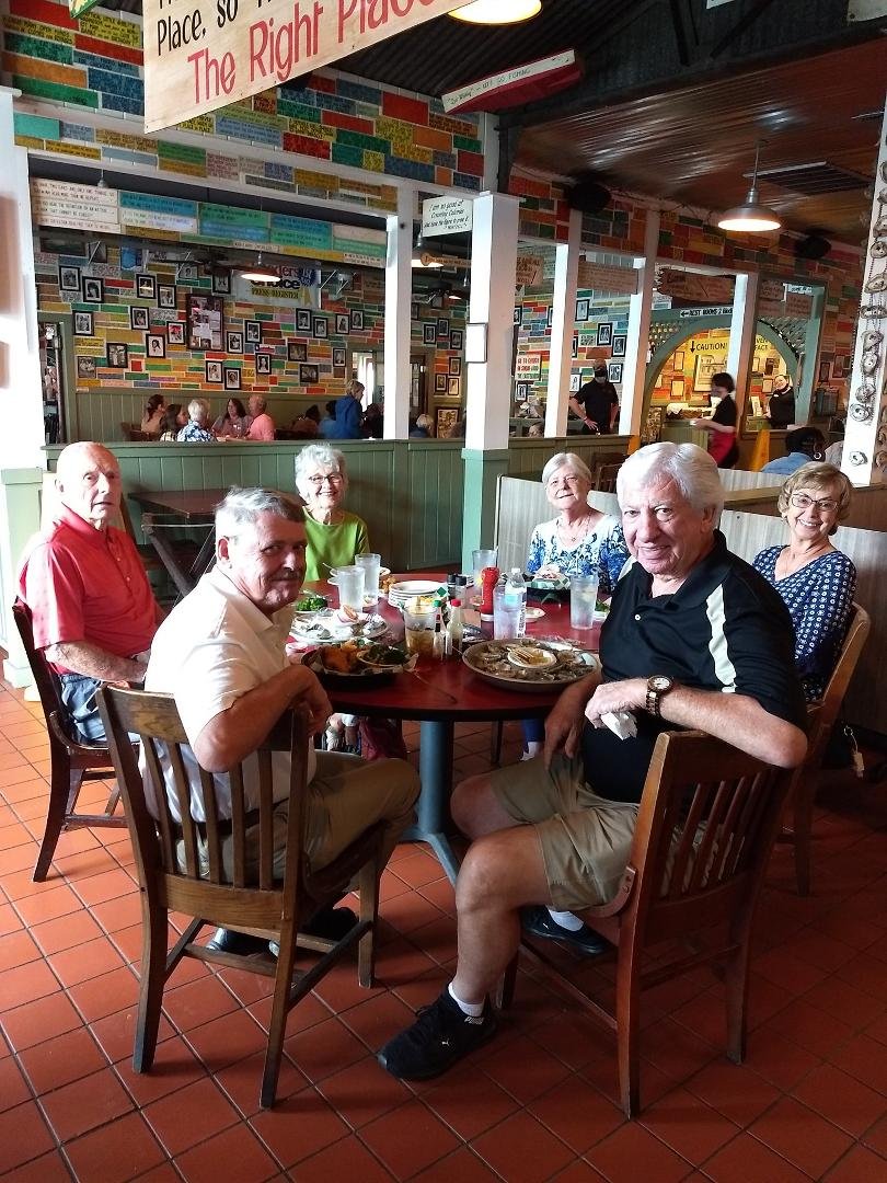 Lunch today at Wintzell's Oyster House in downtown Mobile with old golfing buddies. Tom and Pat Webber, Darrell and Sandra Roberts. We met there at 12:30 and didn't leave until around 3:00. Talked, laughed and just had a re