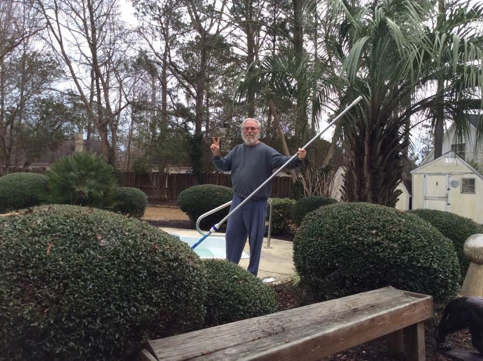 Well, (it finally happened) Charlie F@&$ snapped 😆.   He asked if I wanted to learn how to clean the pool🤣😂🤣.   Boardwalk today 🦀🐠🦐🤤🍷