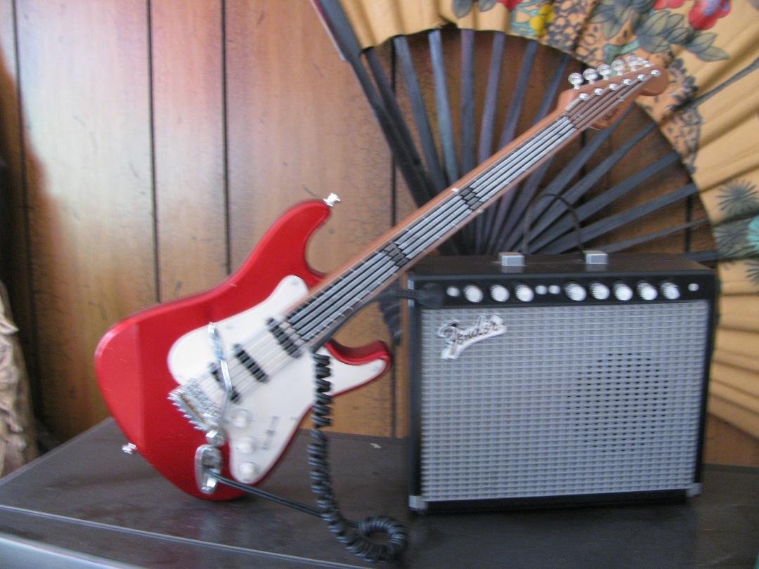 Has any one ever seen this toy Strat and Fender amp? It was made for Fender by Trendmasters inc. It plays different riffs by pressing the frets and It's a Radio and Runs on 3 AA bateries.