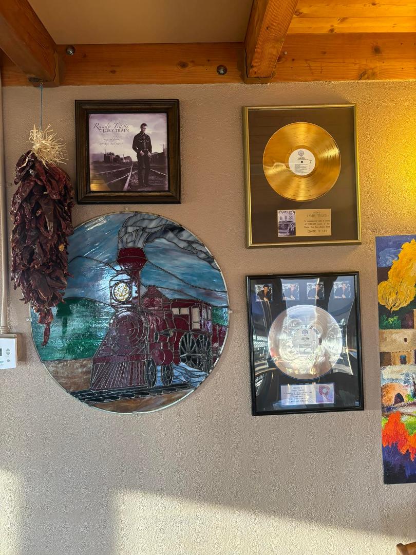 Randy Bigos' album, Mobile uploads