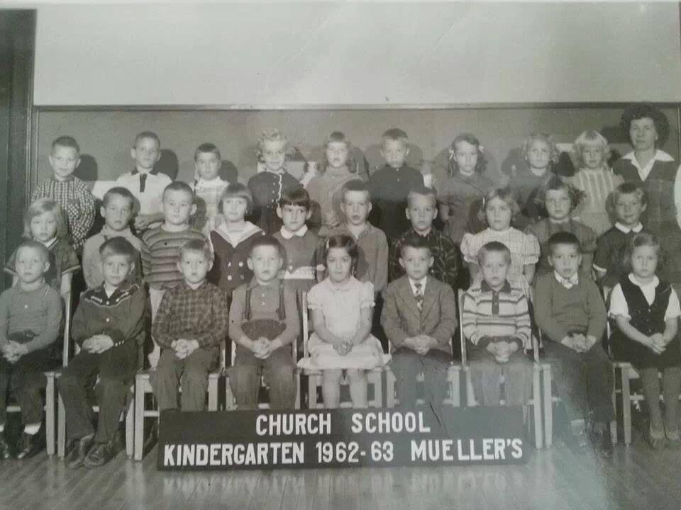 My moms class kindergarten photo.